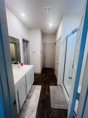 $2,850 | 94 Barton Creek Lane, Hutto, TX 78634