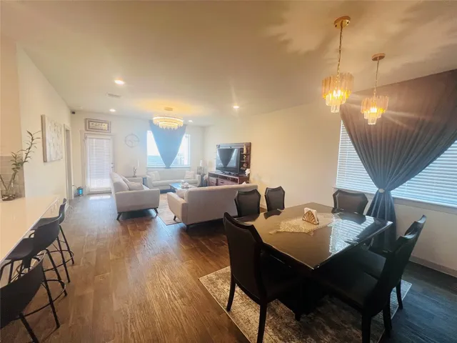 $2,850 | 94 Barton Creek Lane, Hutto, TX 78634