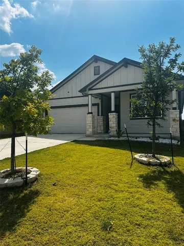 $2,850 | 94 Barton Creek Lane, Hutto, TX 78634