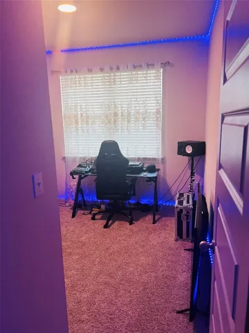 $2,850 | 94 Barton Creek Lane, Hutto, TX 78634