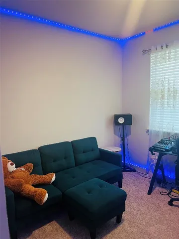 $2,850 | 94 Barton Creek Lane, Hutto, TX 78634