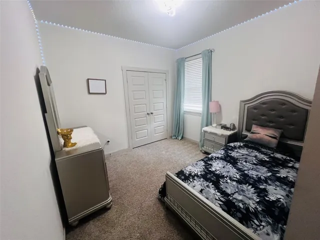 $2,850 | 94 Barton Creek Lane, Hutto, TX 78634