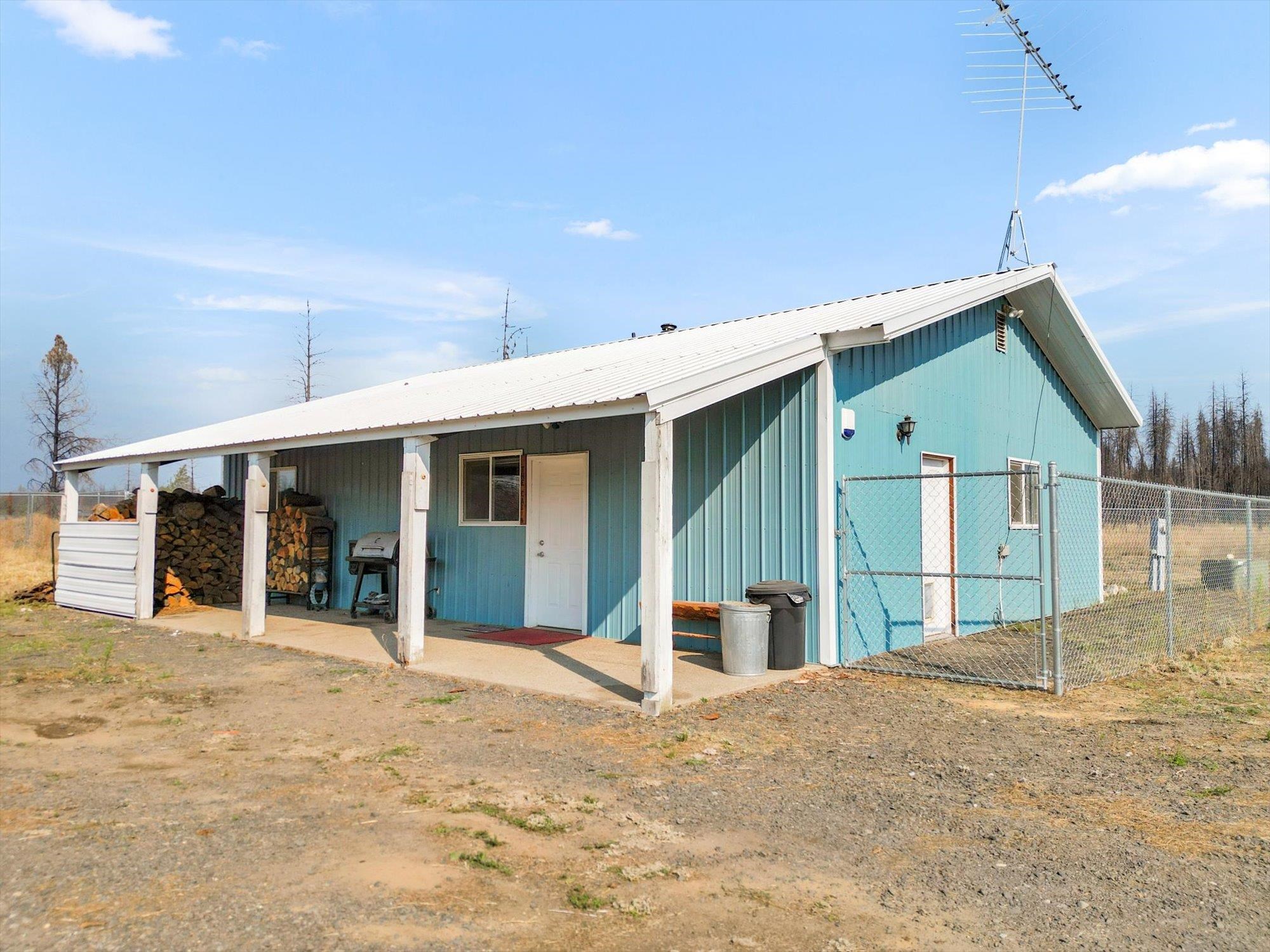 16211 East Frideger Road Elk, WA 99009 - Photo 2 of 32