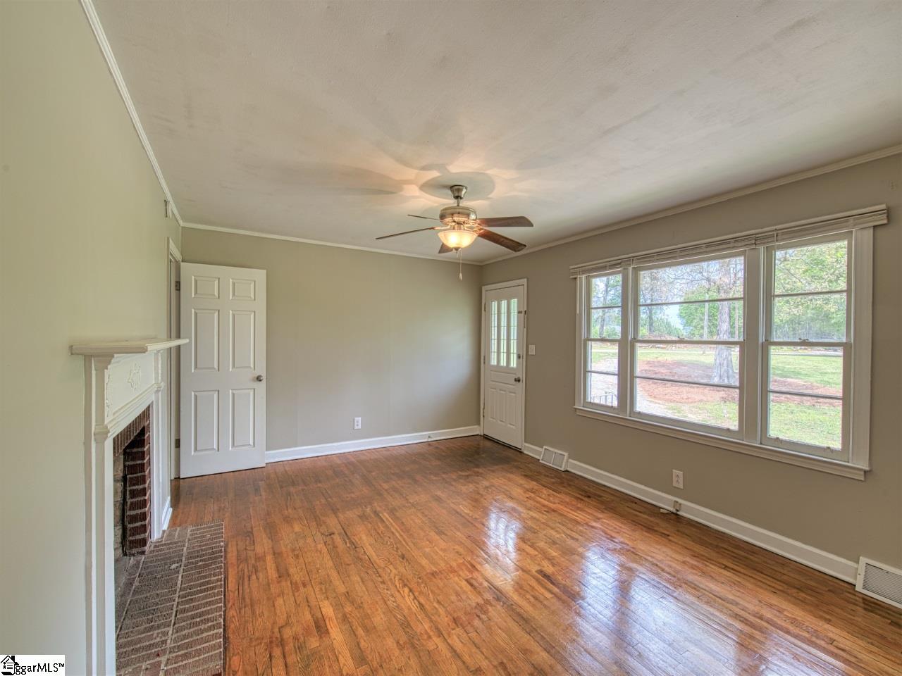 129 Cleveland Drive Anderson, SC 29626 - Photo 3 of 35