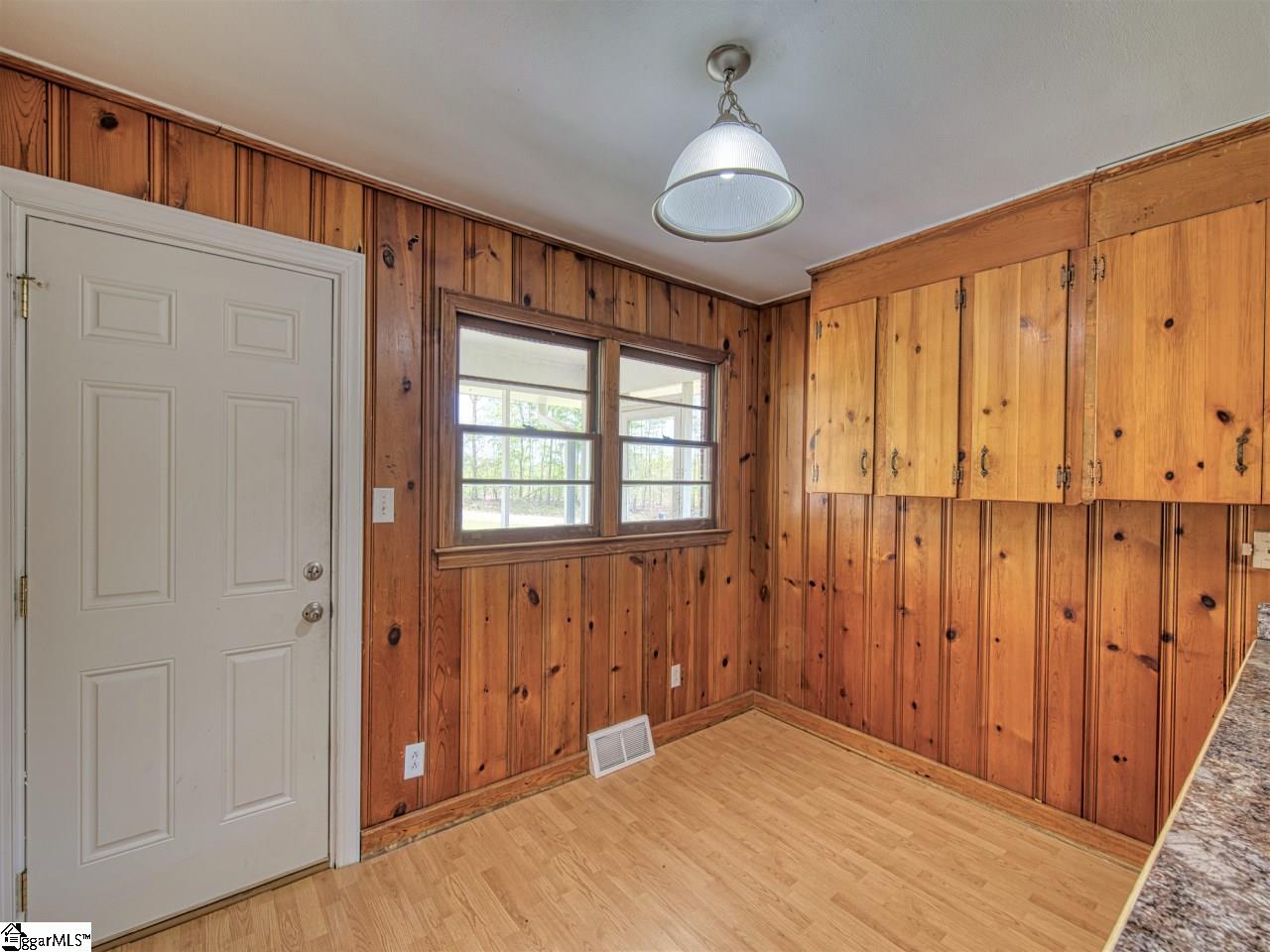 129 Cleveland Drive Anderson, SC 29626 - Photo 10 of 35