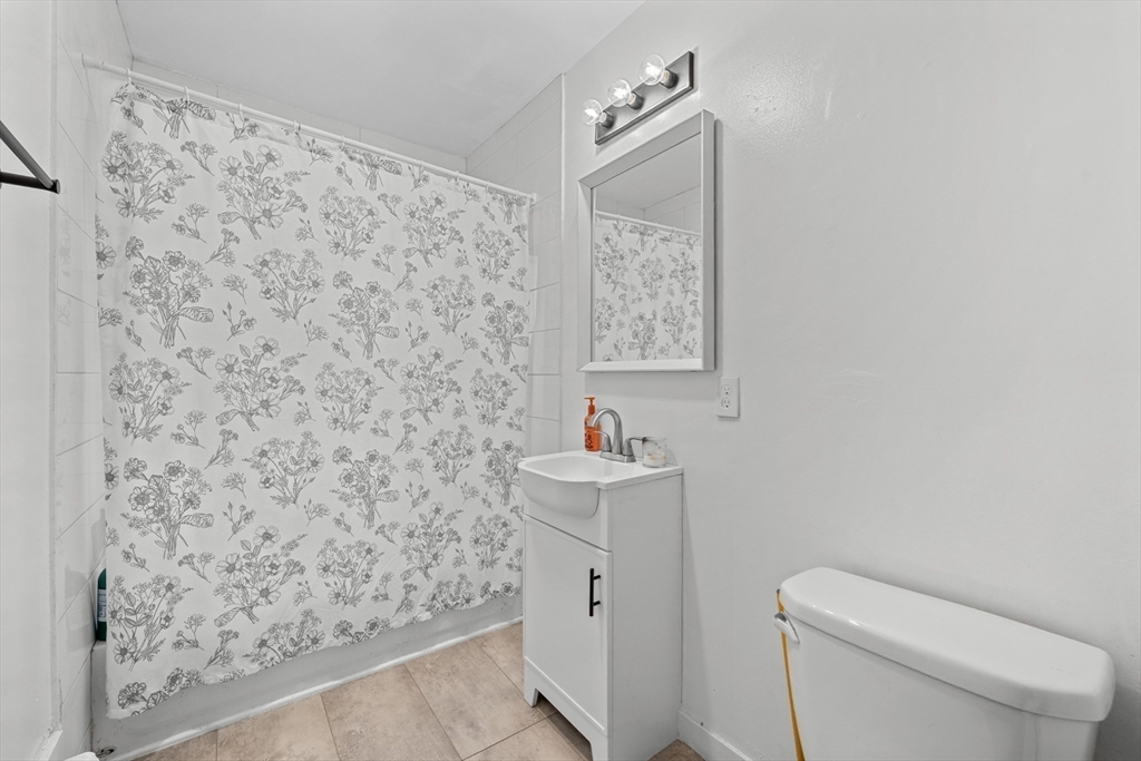 20 Hill Street Webster, MA 01570 - Photo 17 of 39