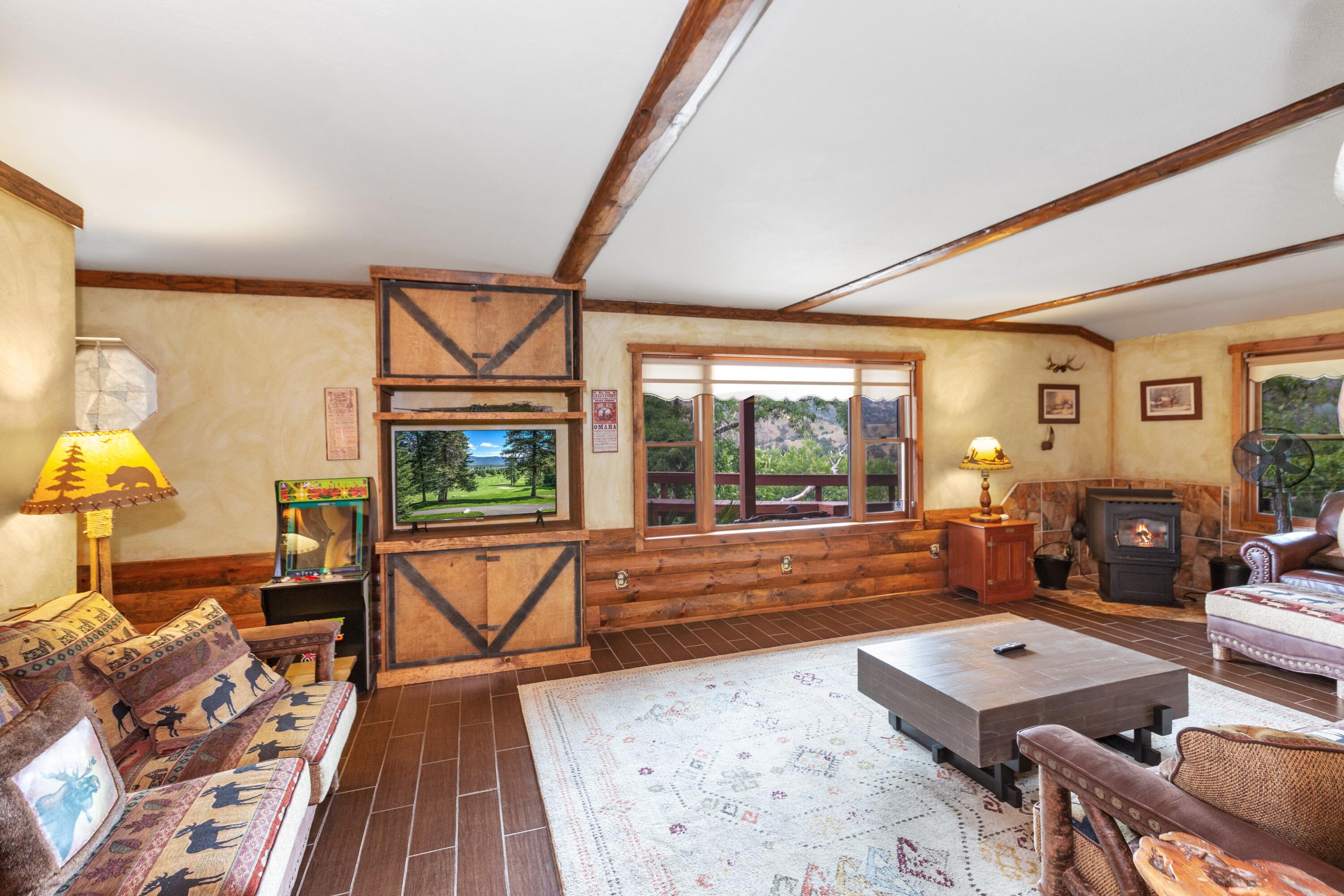 42182 Mynatt Drive Three Rivers, CA 93271 - Photo 45 of 67 Family Main 1