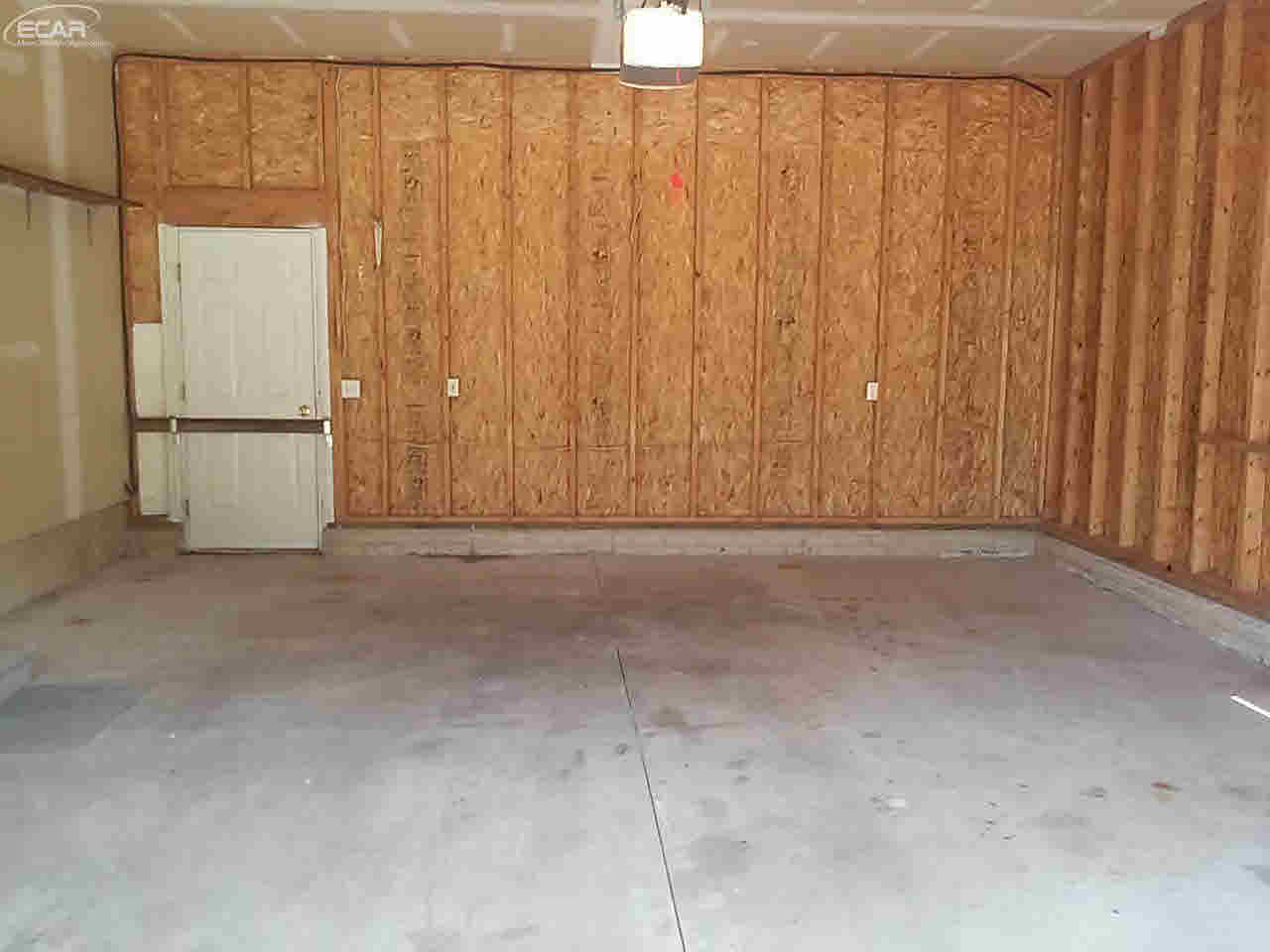 1201 Adams Road Burton, MI 48509 - Photo 20 of 26 21341520-19.JPG