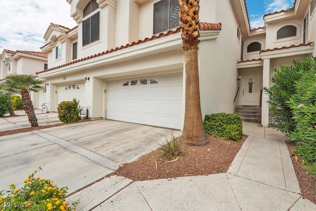 7632 Rolling View Drive, Unit 202 Las Vegas, NV 89149 - Photo 2 of 36
