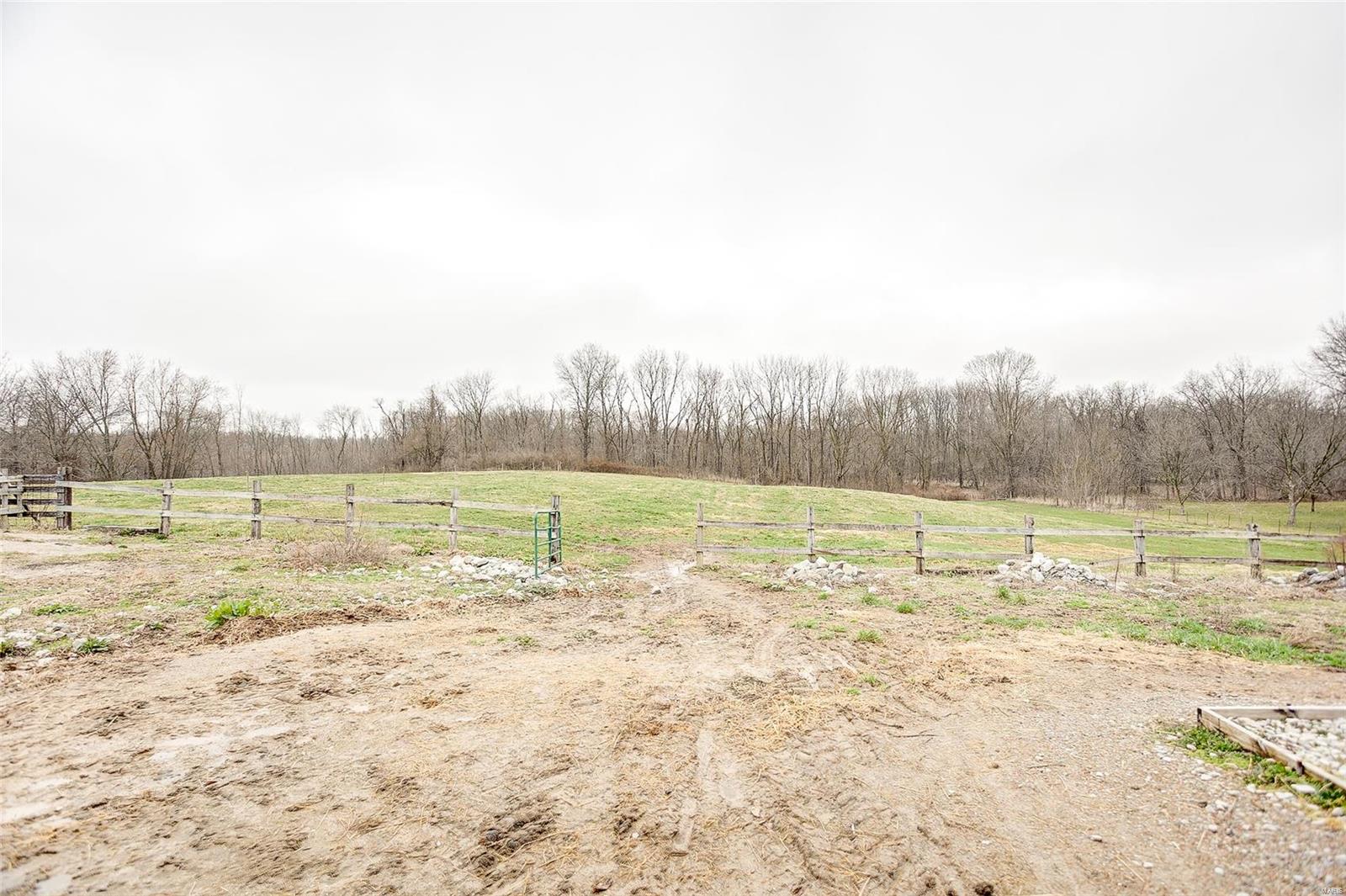 2805 Old Staunton Road Edwardsville, IL 62025 - Photo 78 of 95 Gallery Image 78