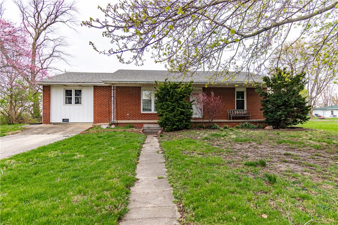 6178 Public Road Macon, IL 62544 - Photo 1 of 26