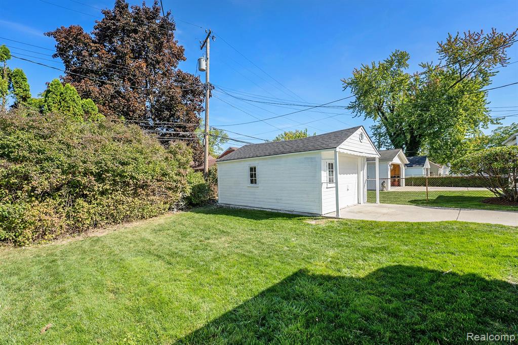 1946 Stanhope Street Grosse Pointe Woods, MI 48236 - Photo 31 of 31