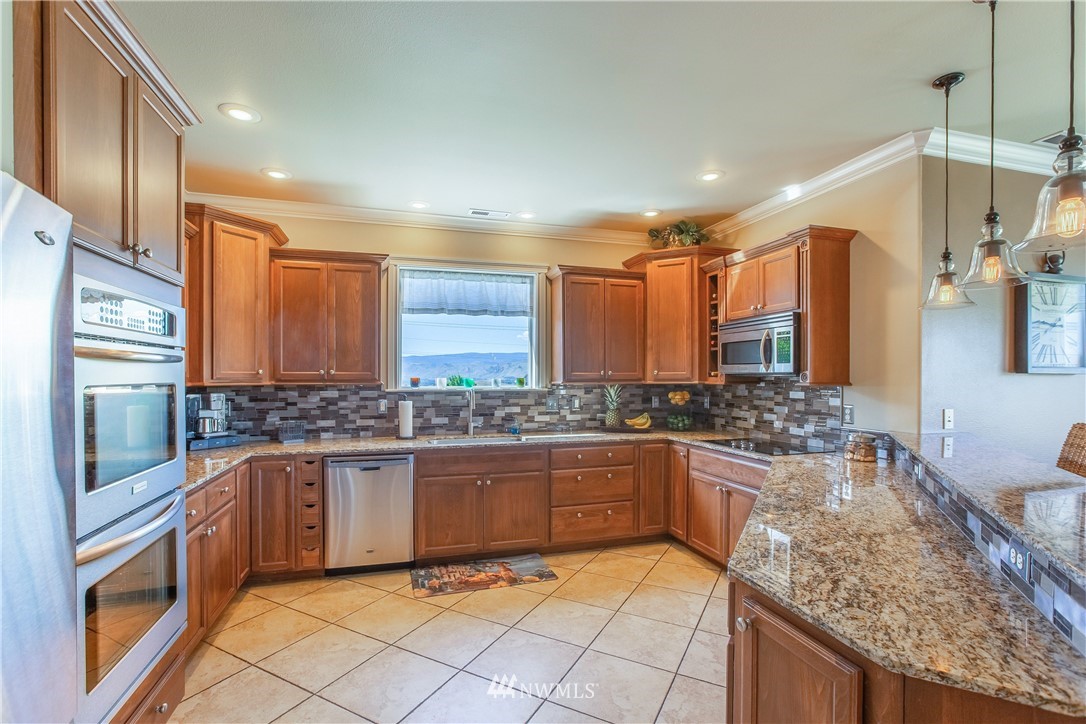 1015 Ridge Crest Drive Wenatchee, WA 98801 - Photo 6 of 25 Gallery Image 6