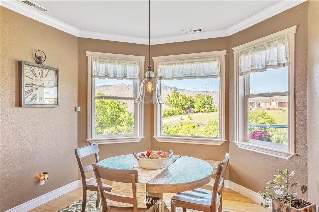 1015 Ridge Crest Drive Wenatchee, WA 98801 - Photo 9 of 25 Gallery Image 9