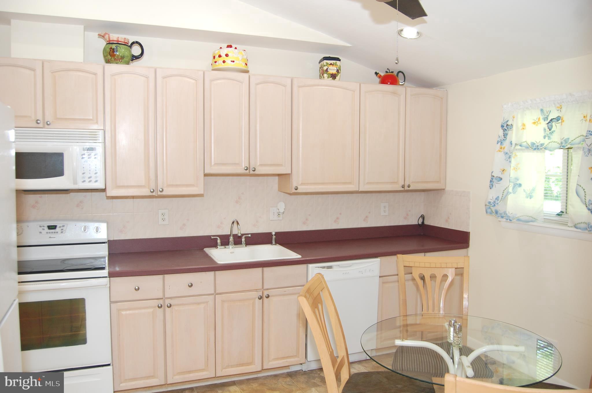 818 Hopewood Road Pikesville, MD 21208 - Photo 6 of 24 Updated Kitchen Cabinets & Appliances