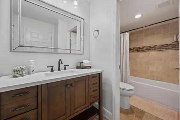 $1,950 | 1727 Village Boulevard, Unit 306, West Palm Beach, FL 33409