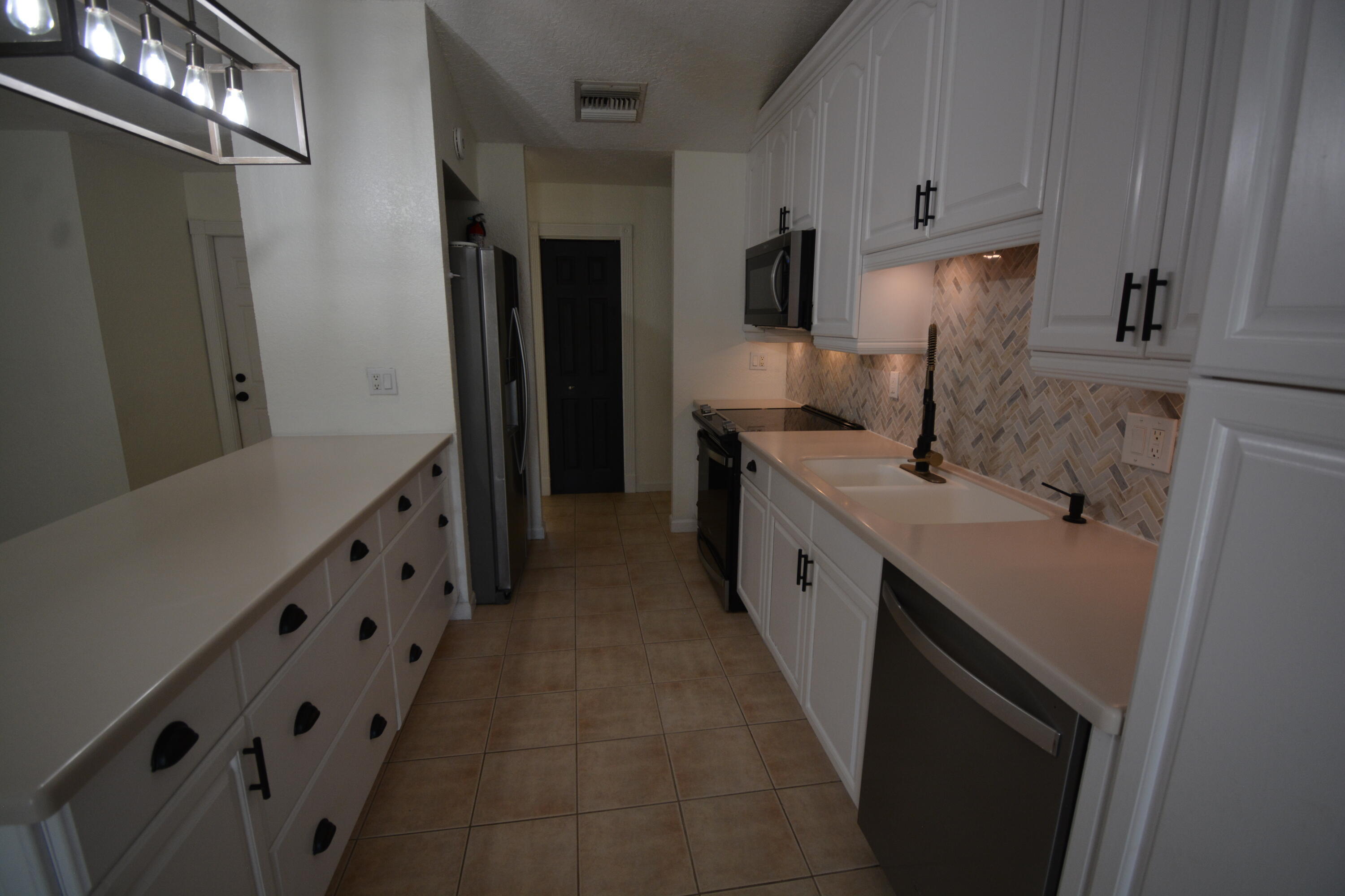 1379 Pinetta Circle Wellington, FL 33414 - Photo 3 of 15 DSC_5775