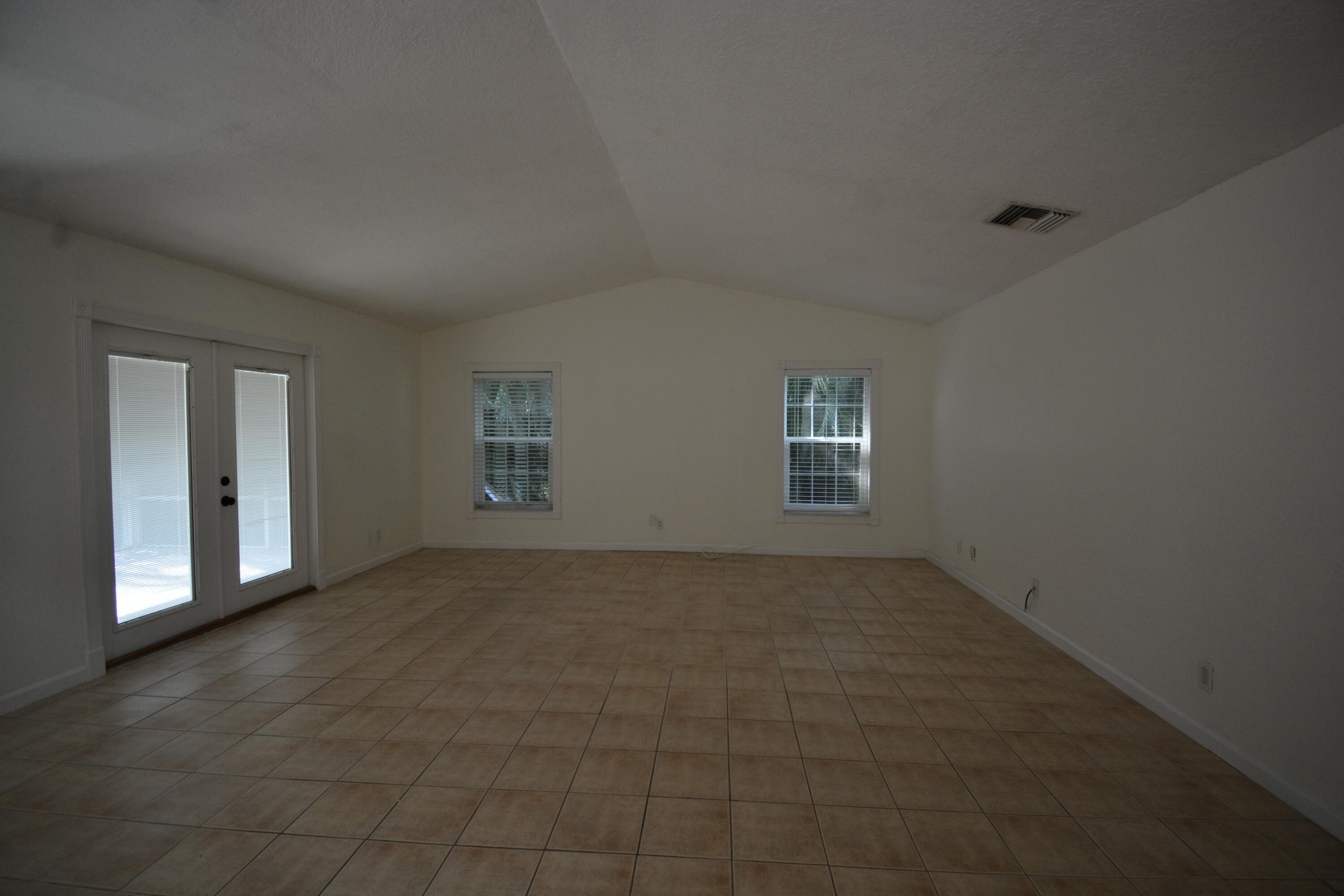 1379 Pinetta Circle Wellington, FL 33414 - Photo 4 of 15 DSC_5778