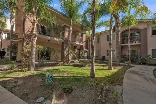 $1,600 | 17888 Alburtis Avenue, Unit A1022, Artesia, CA 90701