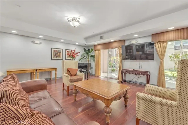 $1,600 | 17888 Alburtis Avenue, Unit A1022, Artesia, CA 90701