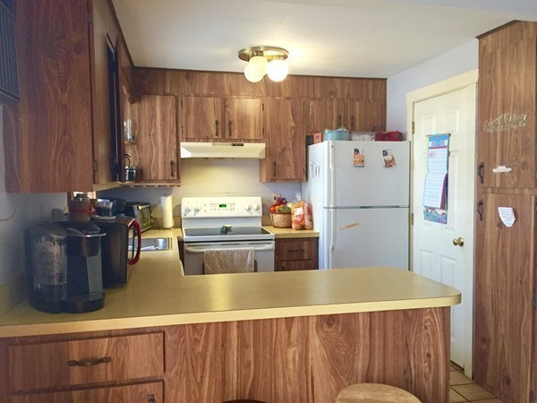 301 Mammoth Road, Unit 8 Lowell, MA 01854 - Photo 13 of 28
