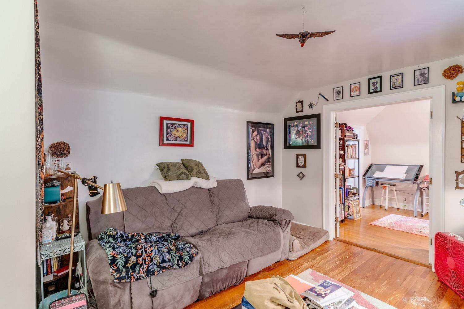 4943 Ralph Avenue Cincinnati, OH 45238 - Photo 13 of 49