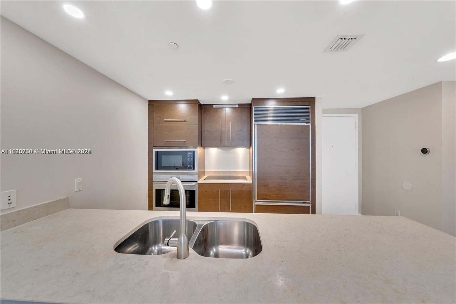 475 Brickell Avenue, Unit 4211 Miami, FL 33131 - Photo 12 of 22