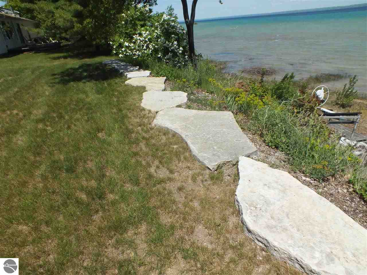 13660 Bluff Road Traverse City, MI 49686 - Photo 33 of 34 1782474-35.JPG