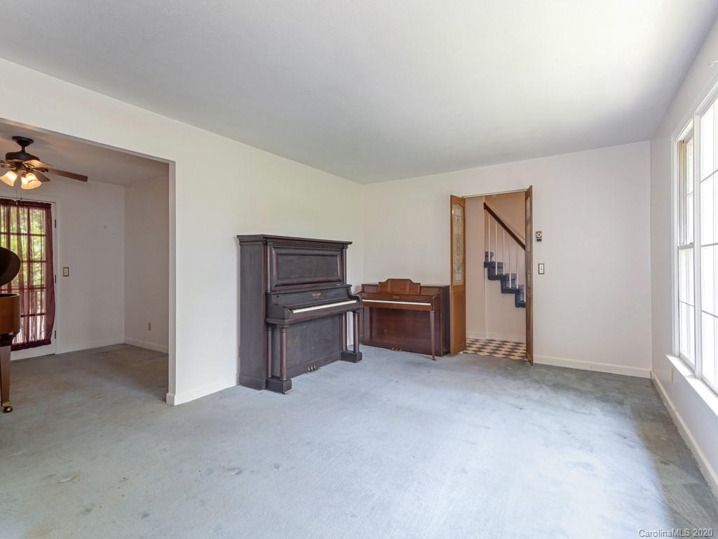 75 Riverside Estate Road Brevard, NC 28712 - Photo 4 of 20 Gallery Image 4