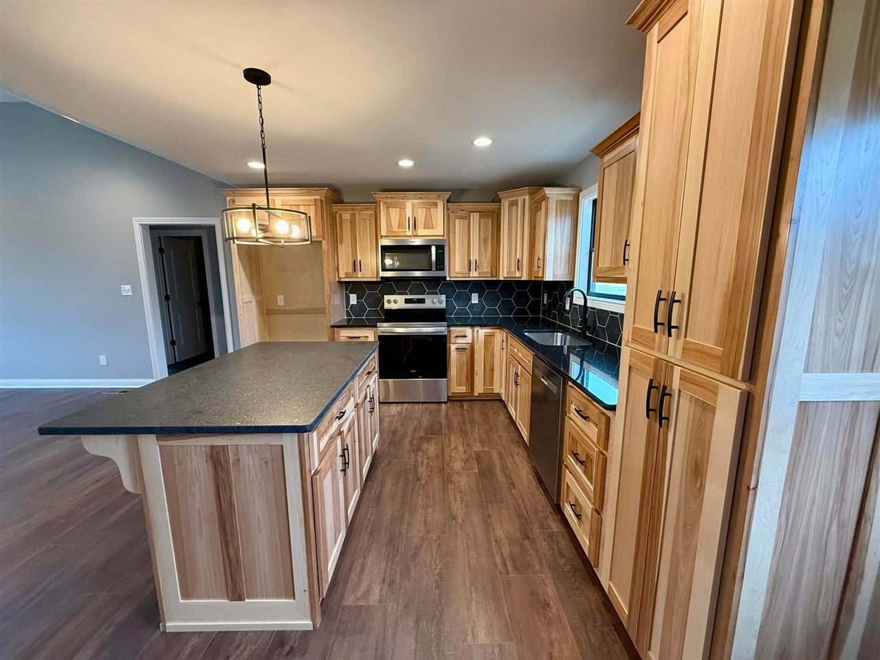 6845 Dripping Springs Road Smiths Grove, KY 42171 - Photo 6 of 19 Gallery Image 6