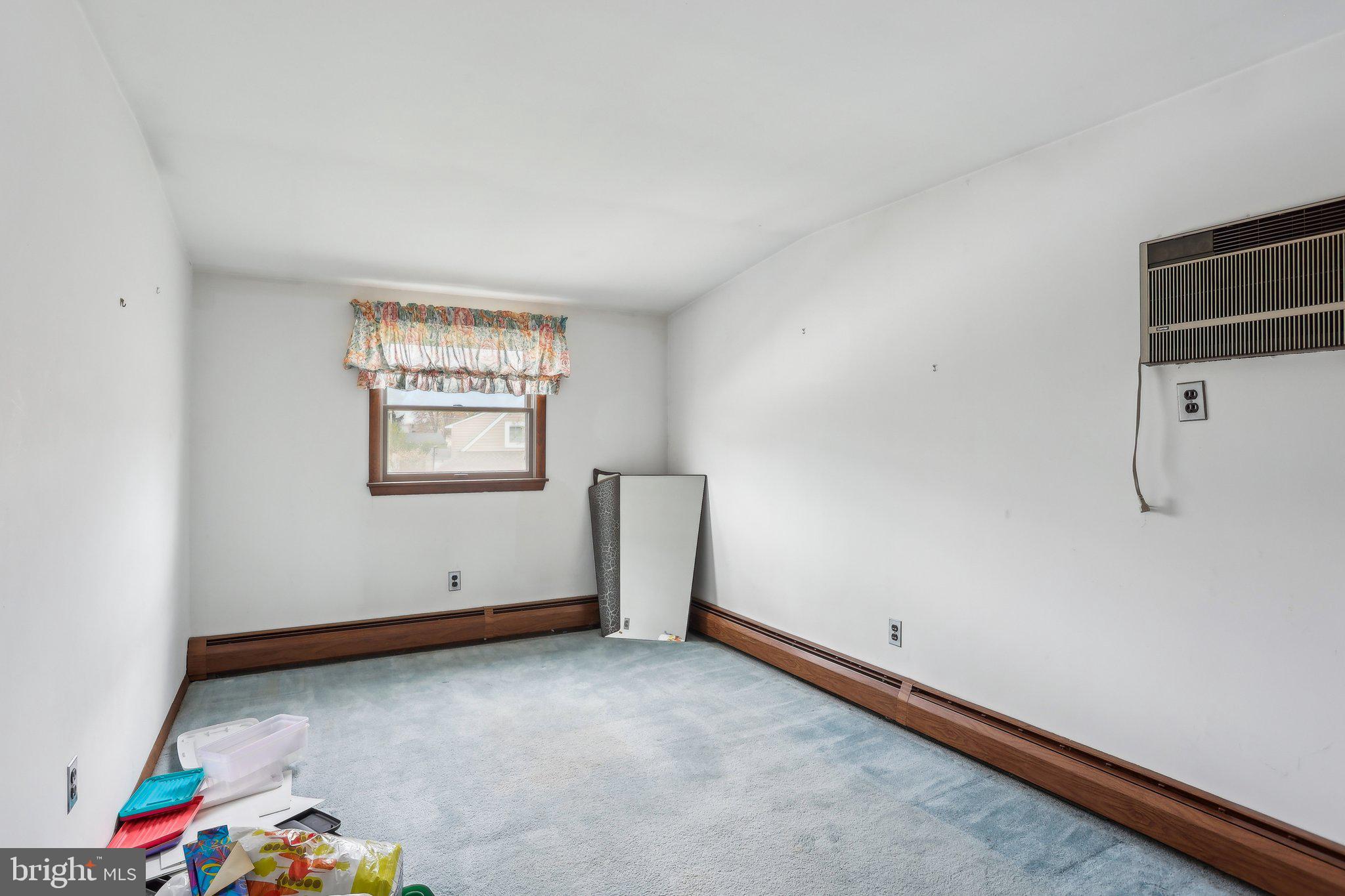 63 Tinsel Road Levittown, PA 19056 - Photo 5 of 16