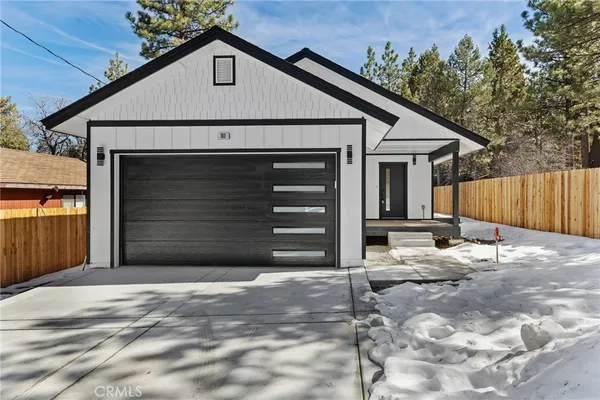 $569,000 | 183 Moreno Lane, Sugarloaf, CA 92386
