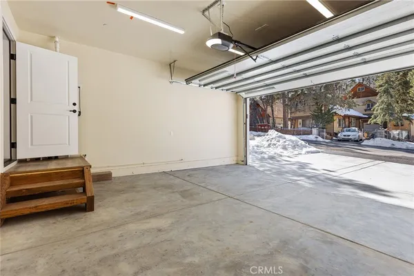 $569,000 | 183 Moreno Lane, Sugarloaf, CA 92386