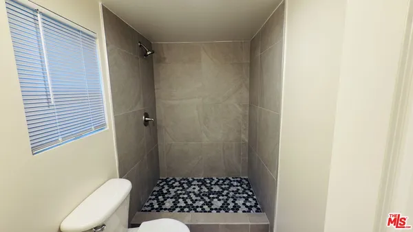 $1,595 | 385 Redondo Avenue, Unit C, Long Beach, CA 90814