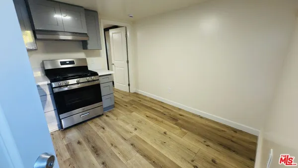 $1,595 | 385 Redondo Avenue, Unit C, Long Beach, CA 90814