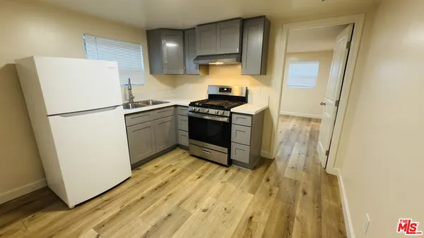 $1,595 | 385 Redondo Avenue, Unit C, Long Beach, CA 90814