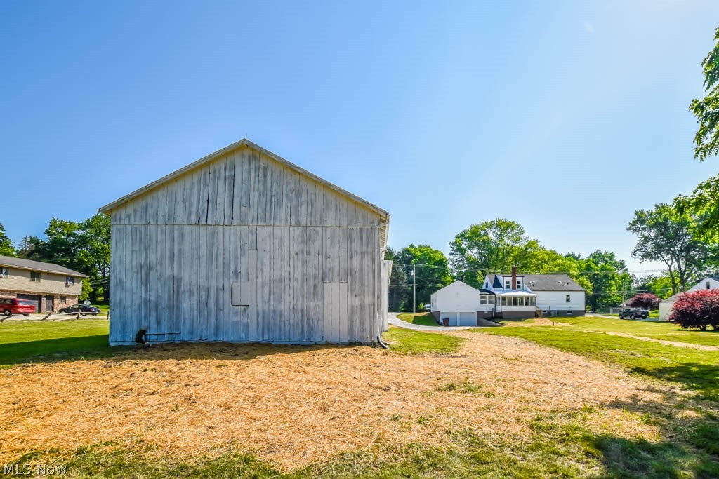 3238 Mayfair Road Akron, OH 44312 - Photo 31 of 35 Barn