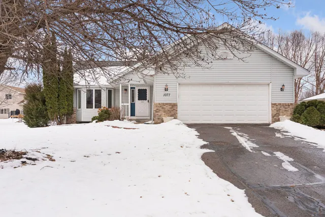 $424,900 | 1077 Bonnieview Drive, Woodbury, MN 55129