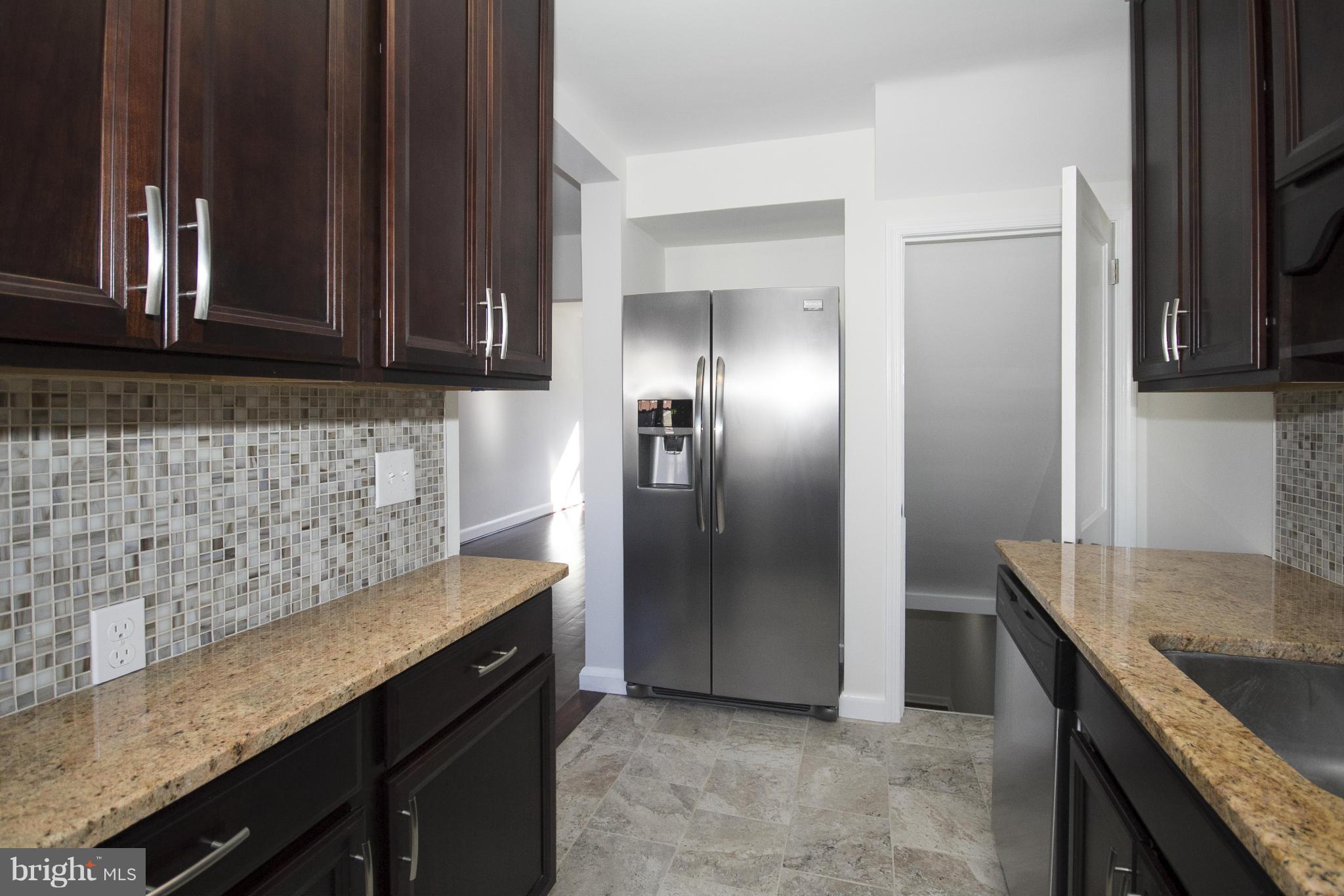 2139 Redthorn Road Baltimore, MD 21220 - Photo 2 of 25 Kitchen
