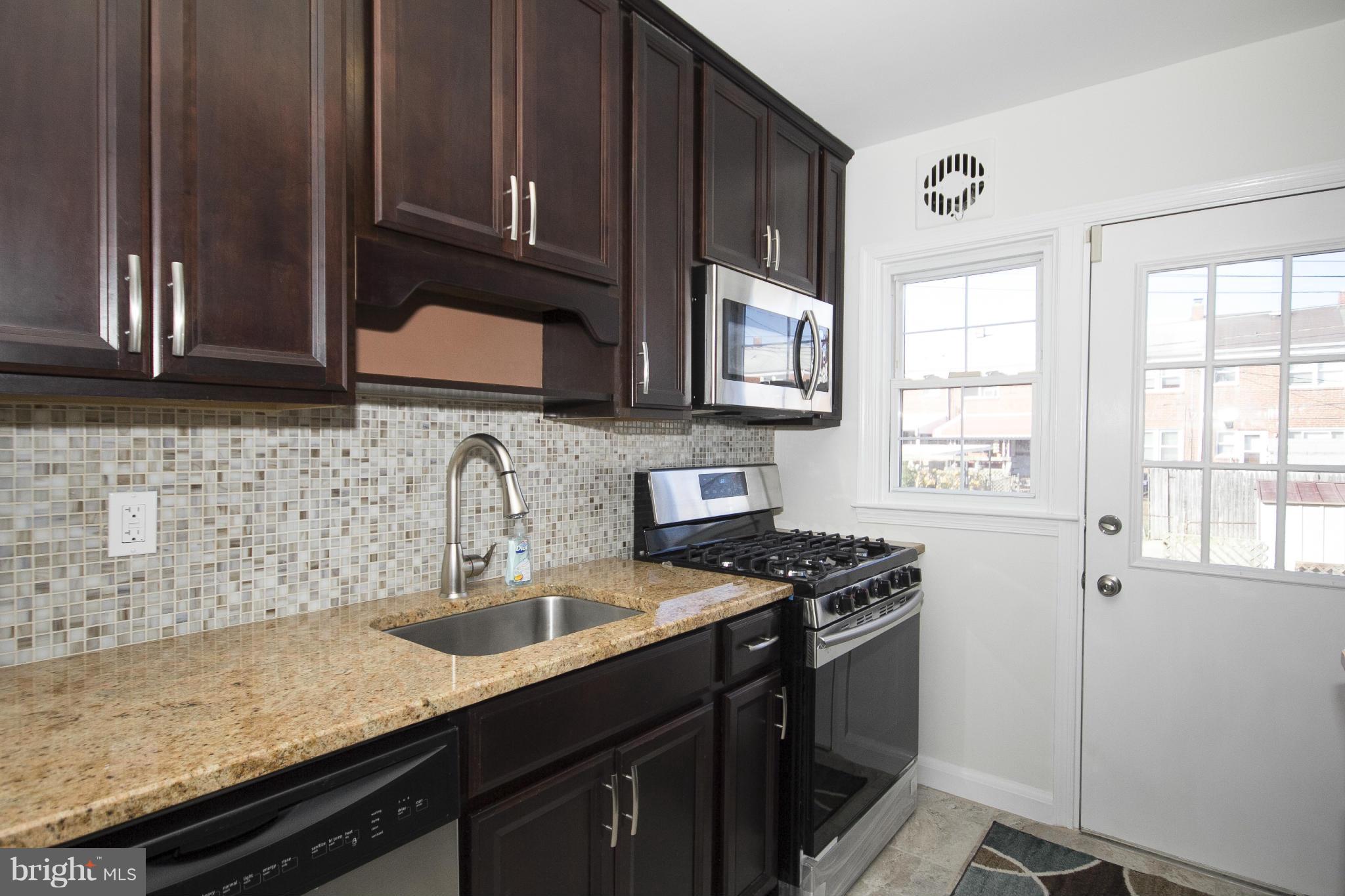 2139 Redthorn Road Baltimore, MD 21220 - Photo 11 of 25 Kitchen