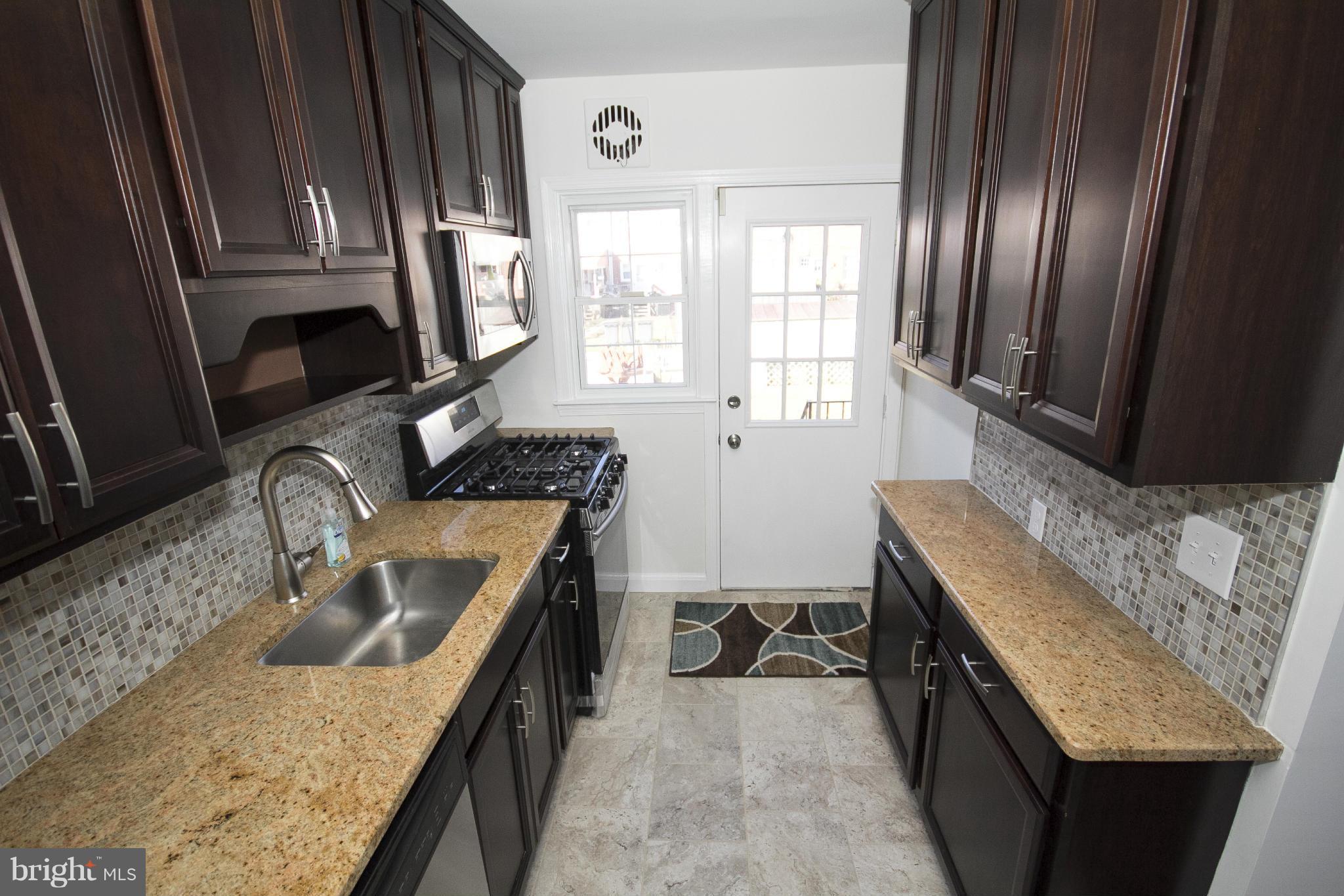2139 Redthorn Road Baltimore, MD 21220 - Photo 13 of 25 Kitchen