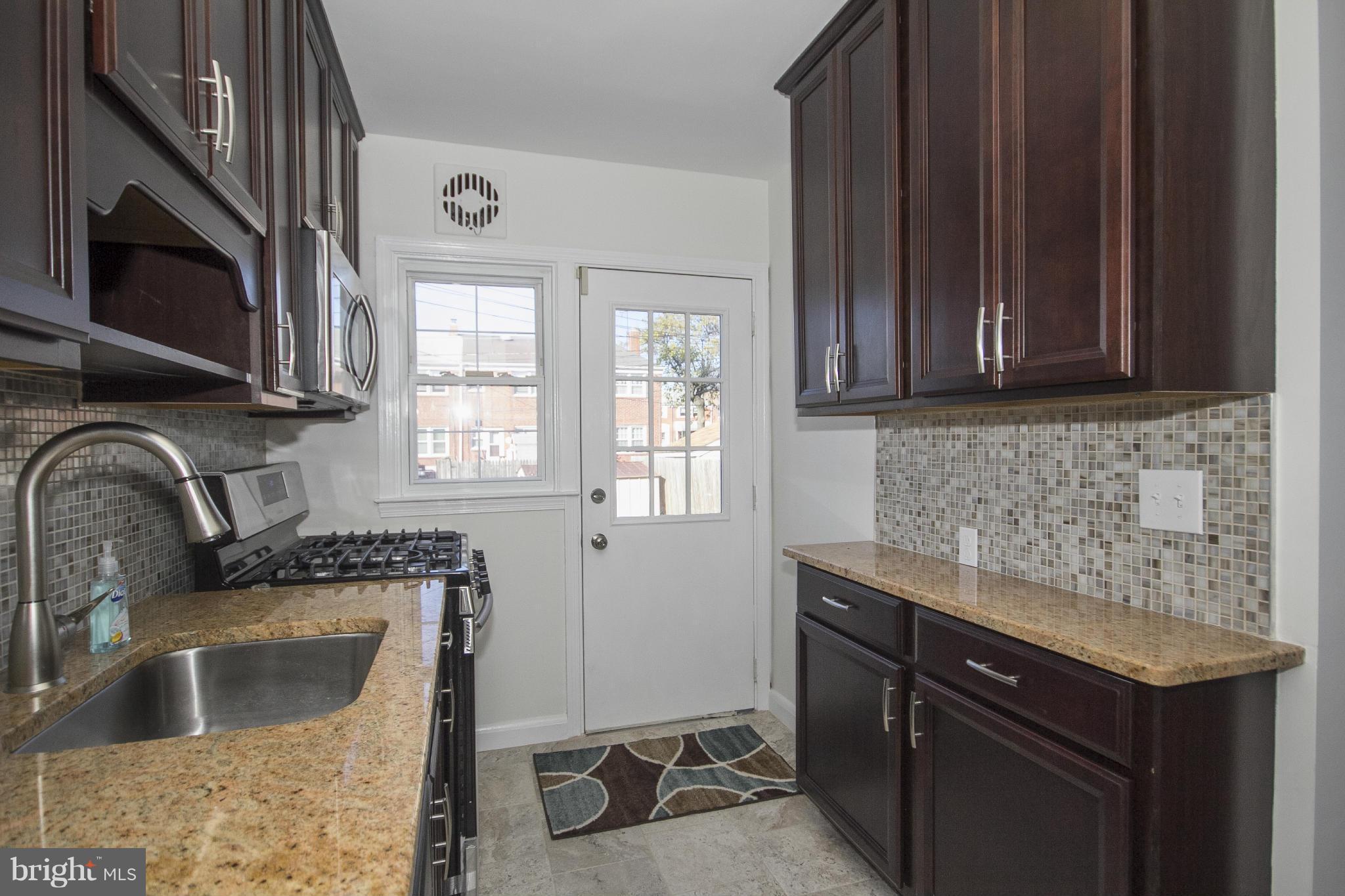 2139 Redthorn Road Baltimore, MD 21220 - Photo 6 of 25 Kitchen