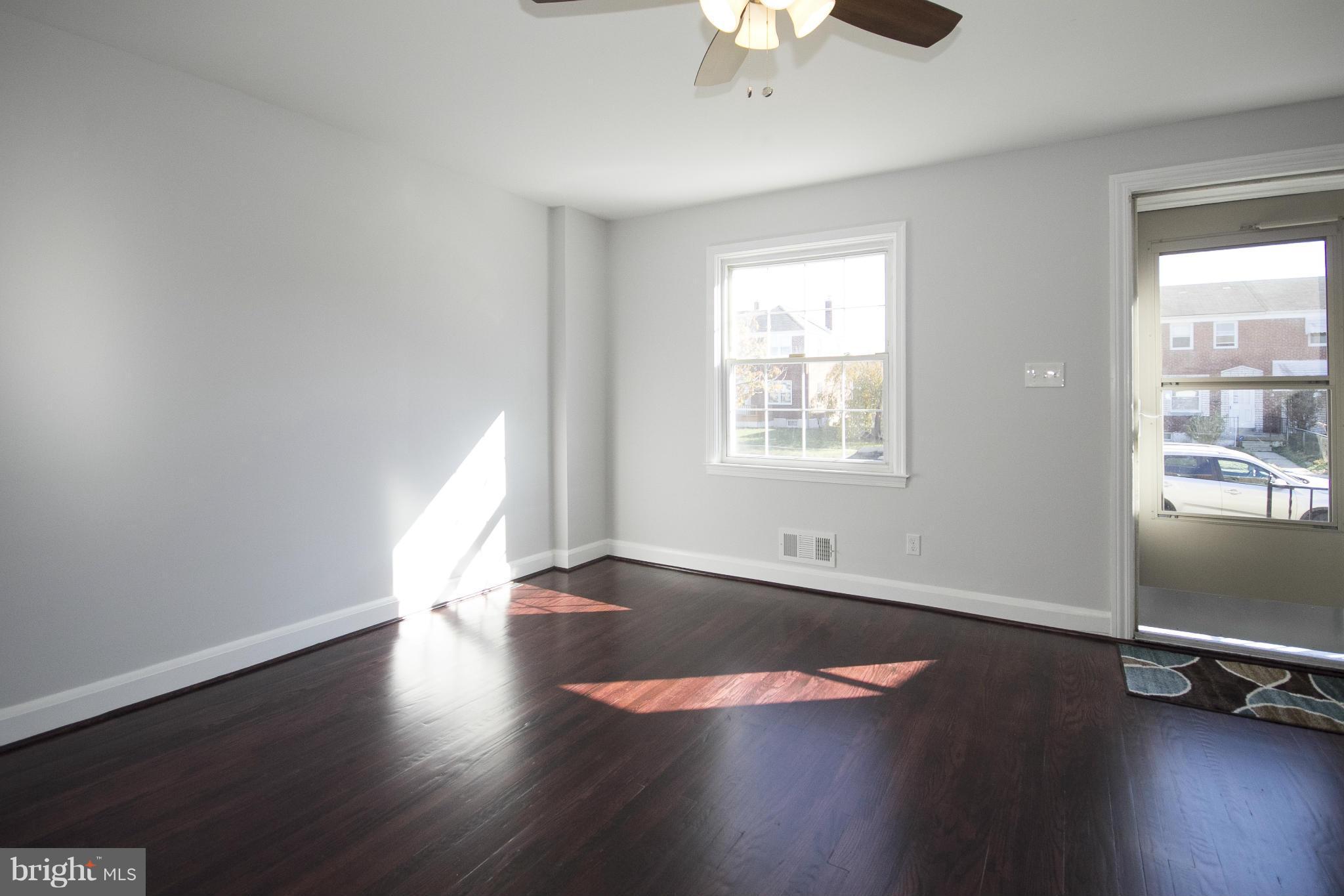 2139 Redthorn Road Baltimore, MD 21220 - Photo 8 of 25 Living Room