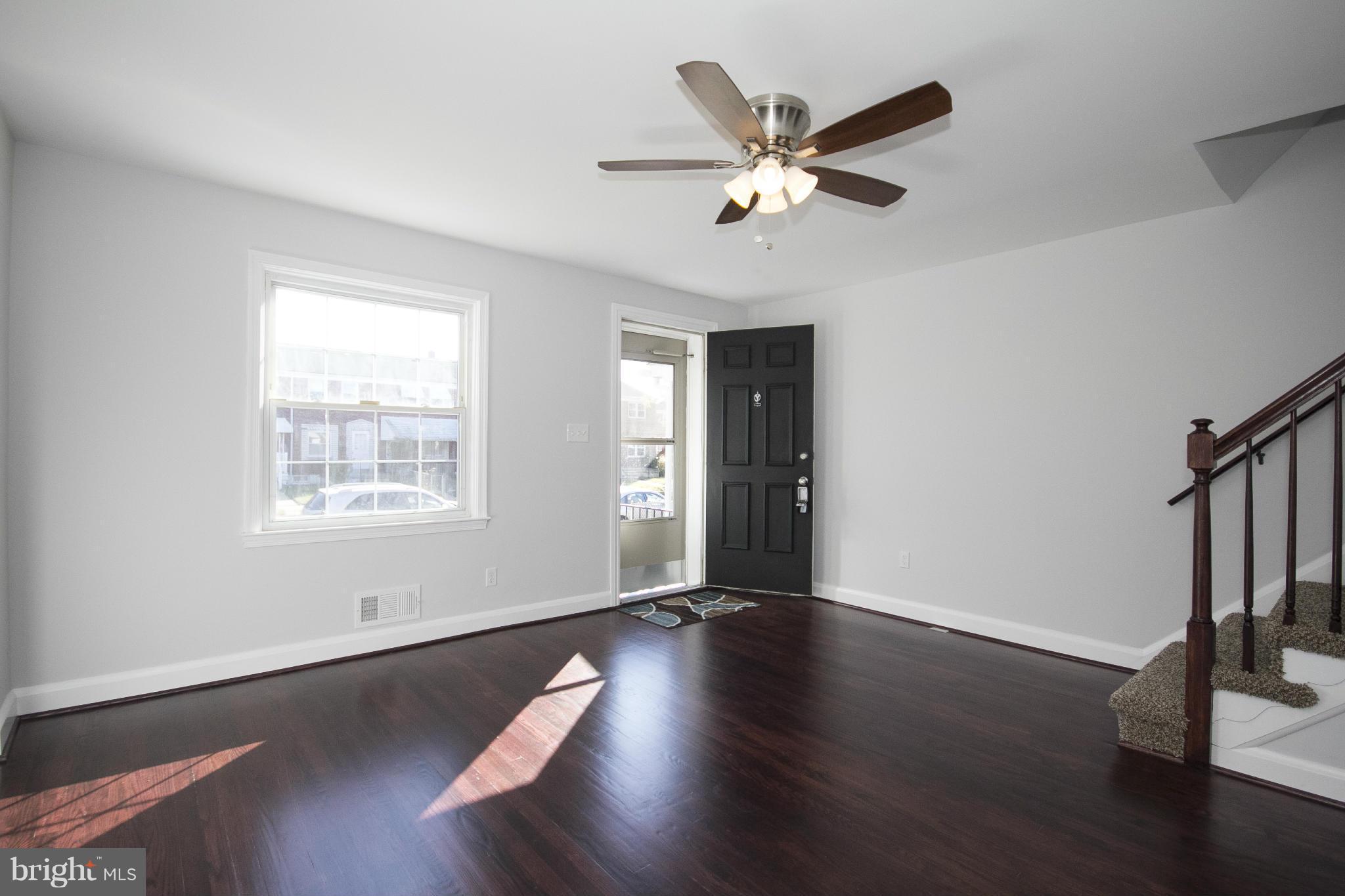 2139 Redthorn Road Baltimore, MD 21220 - Photo 9 of 25 Living Room