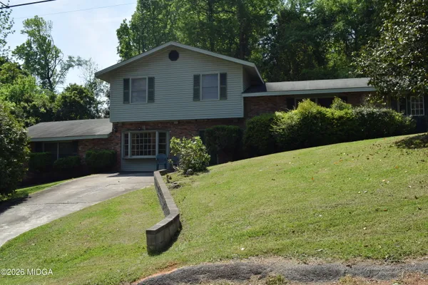 $200,000 | 201 Clairmont Drive, Warner Robins, GA 31088