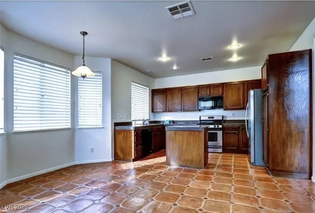 $2,605 | 2213 Warm Walnut Drive, Las Vegas, NV 89134
