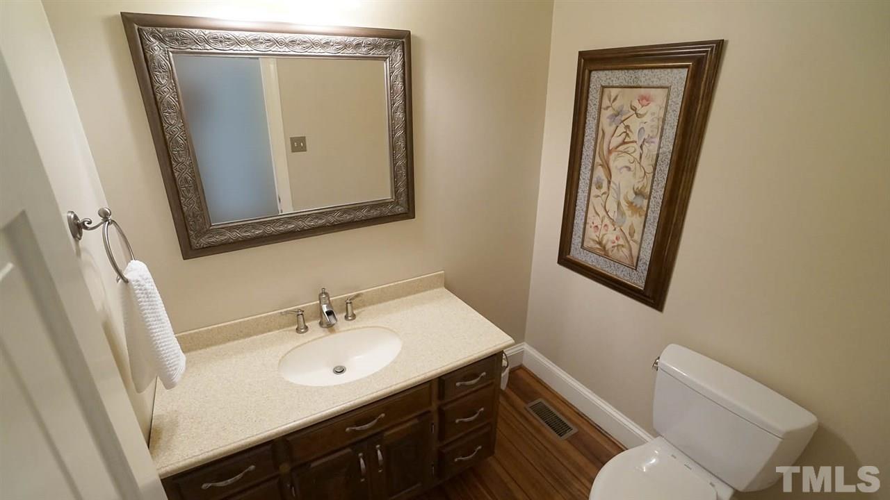 15708 Wickershire Court Raleigh, NC 27614 - Photo 14 of 30 Gallery Image 14