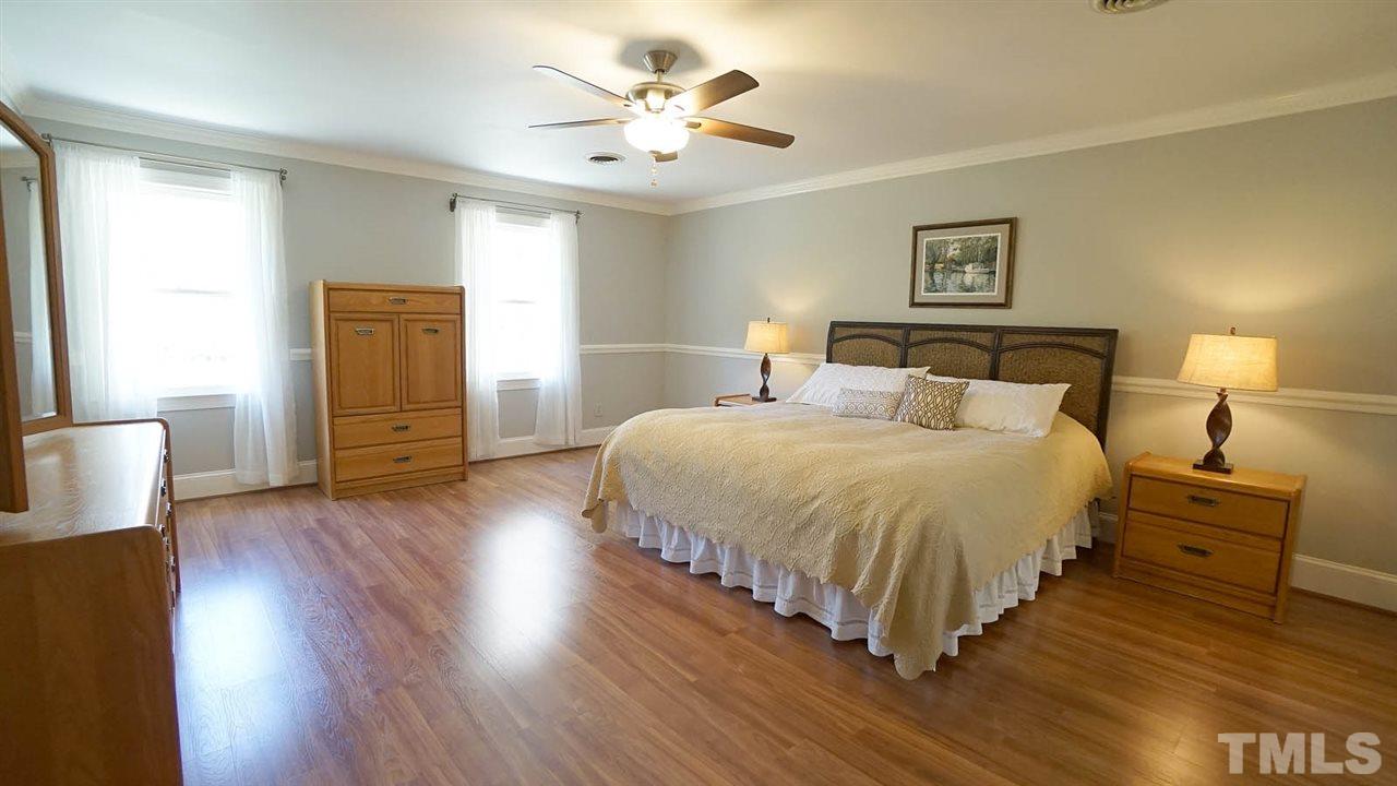 15708 Wickershire Court Raleigh, NC 27614 - Photo 15 of 30 Gallery Image 15