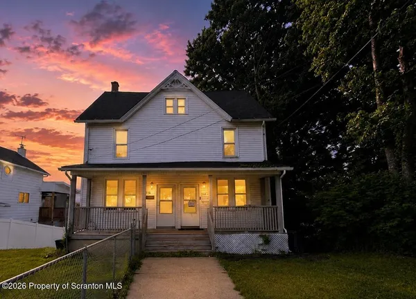 $1,400 | 516 4th Street, Dunmore, PA 18512