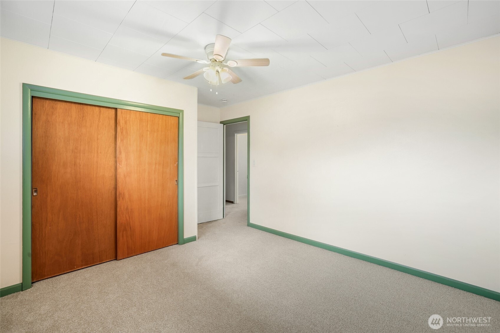2402 Union Avenue Northeast Renton, WA 98059 - Photo 14 of 39